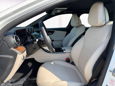 Used 2025 Mercedes-Benz C 300 Sedan image 9