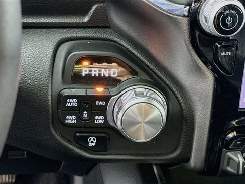 Used 2025 RAM 1500 Laramie w/ Sport Appearance Package AWD/4WD image 13
