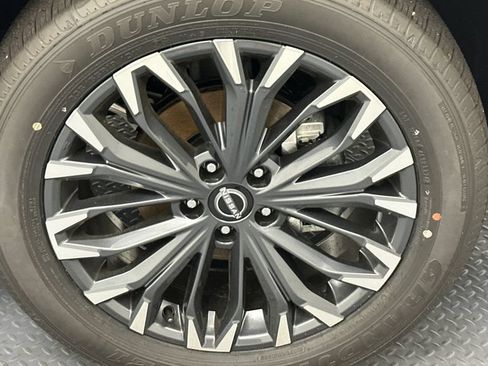 New 2026 Nissan Rogue Platinum AWD/4WD image 16
