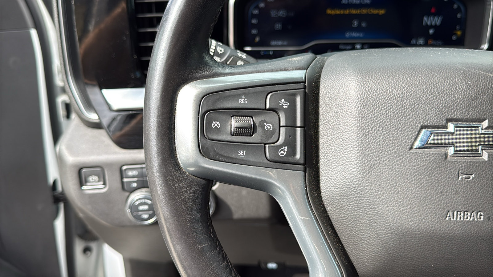 Certified 2022 Chevrolet Silverado 1500 RST AWD/4WD image 16