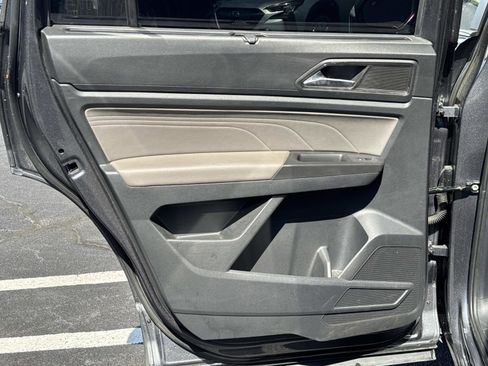 Used 2022 Volkswagen Atlas SE w/ Panoramic Sunroof Package image 13