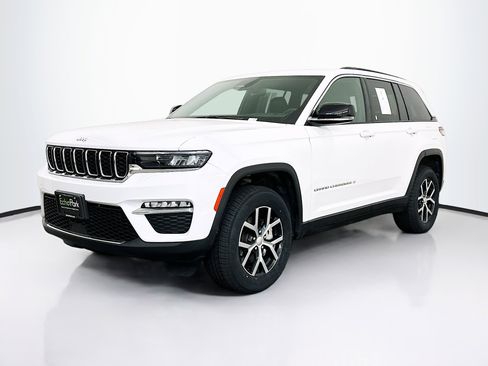 Used 2024 Jeep Grand Cherokee Limited image 3