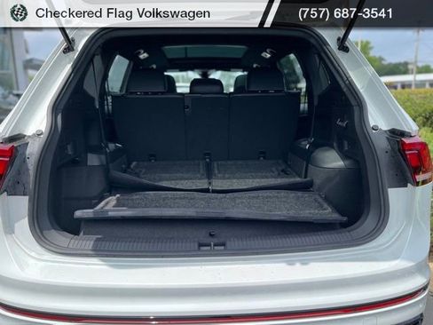 Used 2023 Volkswagen Tiguan SE R-Line FWD image 32