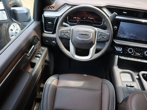 New 2026 GMC Sierra 2500 Denali w/ Denali Reserve Package image 15