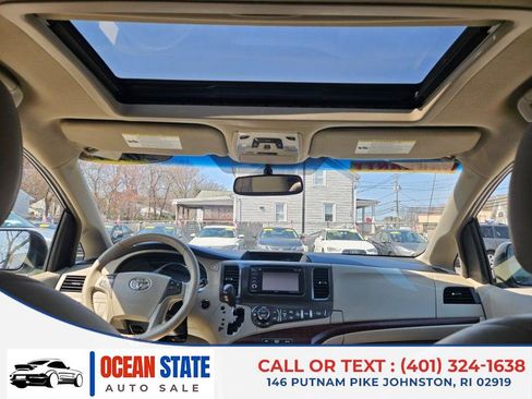 Used 2014 Toyota Sienna XLE w/ Entertainment Package image 18