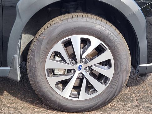 Certified 2025 Subaru Outback Premium w/ Popular Package #1 AWD/4WD image 8