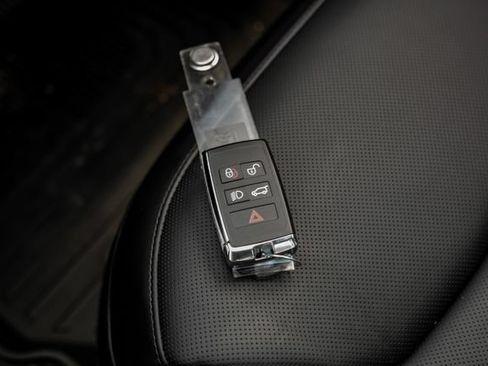 New 2026 Land Rover Range Rover SE AWD/4WD image 75