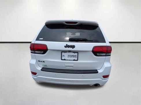 Used 2017 Jeep Grand Cherokee Altitude AWD/4WD image 13