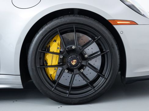 Used 2025 Porsche 911 Carrera 4 GTS image 35