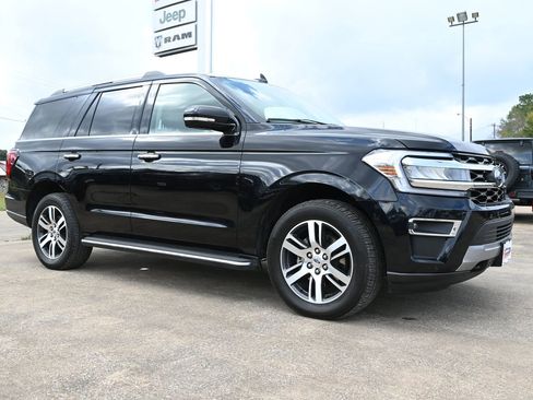 Used 2023 Ford Expedition Limited image 5
