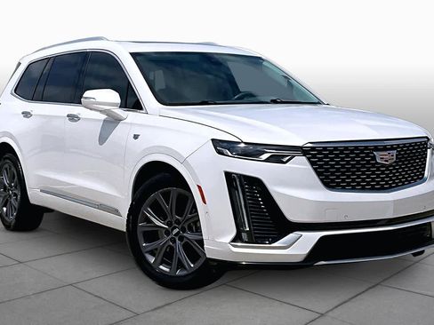 Used 2020 Cadillac XT6 Premium Luxury FWD image 3