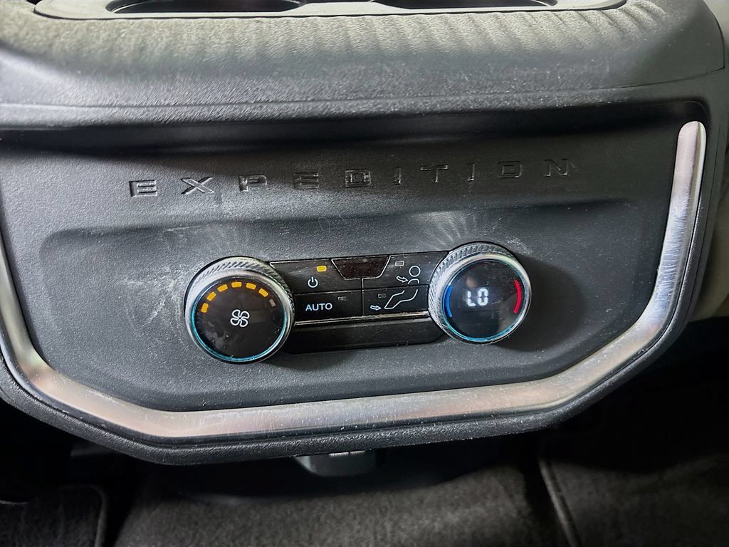 Used 2025 Ford Expedition Active RWD image 25