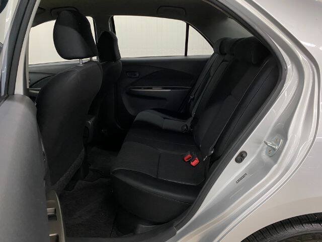 Used 2009 Toyota Yaris S FWD image 12