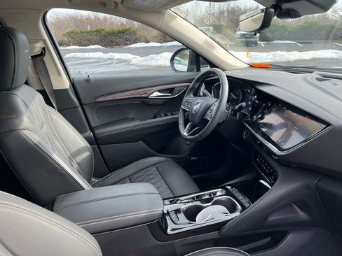 Used 2023 Buick Envision Avenir image 9