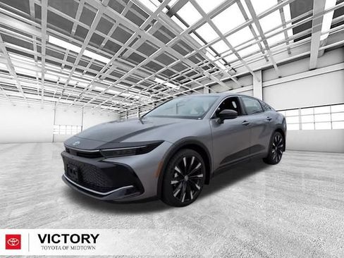 New 2026 Toyota Crown Platinum AWD/4WD image 7