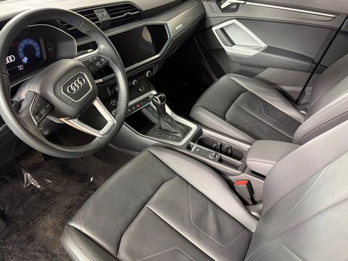 Used 2023 Audi Q3 2.0T Premium w/ Convenience Package image 9