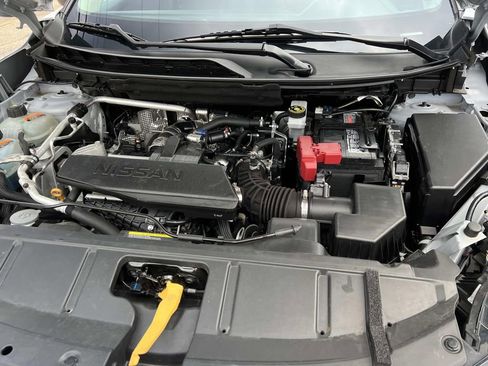 Used 2024 Nissan Rogue S AWD/4WD image 8