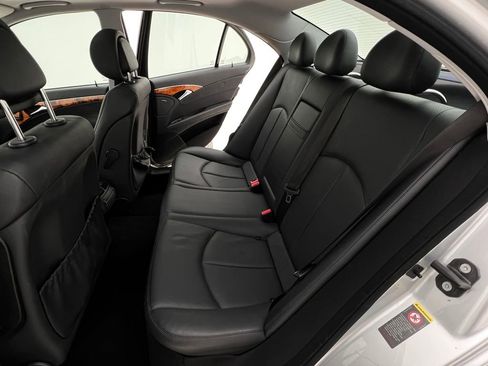 Used 2008 Mercedes-Benz E 350 4MATIC Sedan image 17