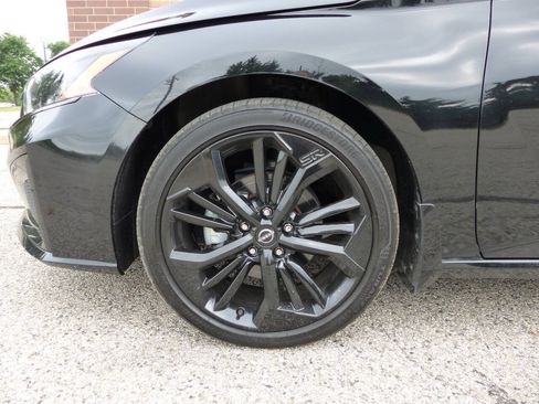 Used 2024 Nissan Altima 2.5 SR AWD/4WD image 16