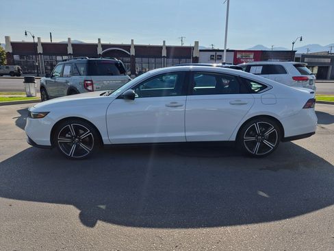 Used 2023 Honda Accord Sport image 9