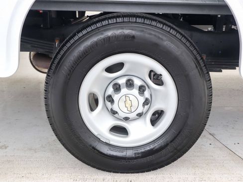 Used 2024 Chevrolet Express 3500 w/ Power Convenience Package image 28