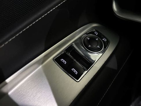Used 2024 Chevrolet Corvette Stingray Coupe w/ 1LT RWD image 21