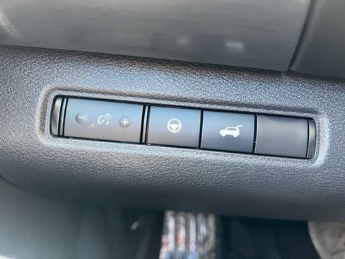 Used 2022 Nissan Pathfinder SL w/ SL Premium Package AWD/4WD image 23
