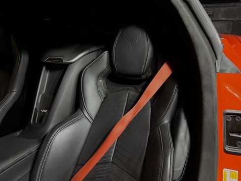 Used 2021 Chevrolet Corvette Stingray Premium Cpe w/ Z51 Performance Package RWD image 24