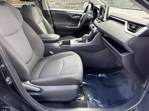 Used 2025 Toyota RAV4 XLE image 25