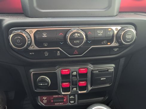 Used 2020 Jeep Gladiator Rubicon AWD/4WD image 14