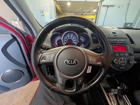 Used 2013 Kia Soul + FWD image 32