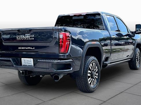 Used 2024 GMC Sierra 3500 Denali Ultimate AWD/4WD image 13