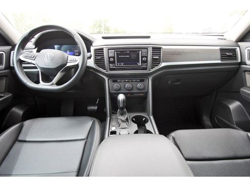 Used 2022 Volkswagen Atlas SE image 12