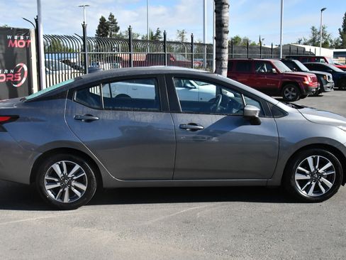 Used 2023 Nissan Versa SV FWD image 9