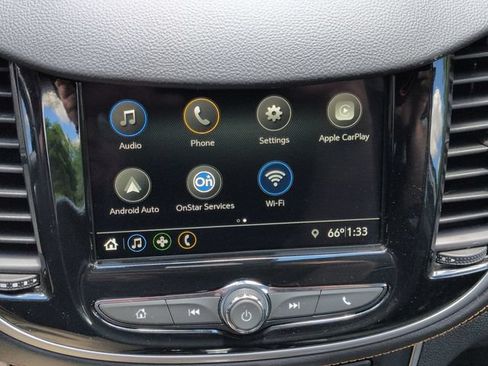Used 2019 Chevrolet Trax LT w/ LT Convenience Package FWD image 15