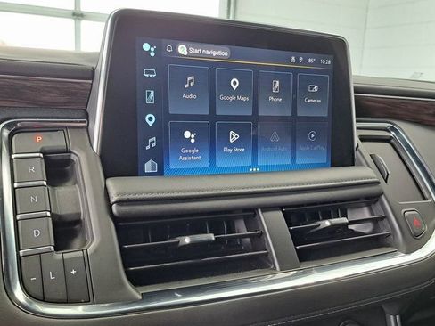 Used 2022 Chevrolet Tahoe LT w/ Luxury Package AWD/4WD image 15