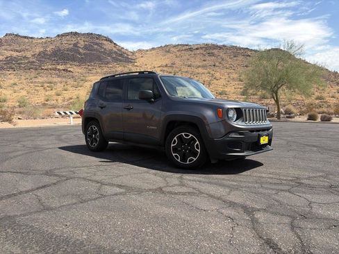 Used 2017 Jeep Renegade Sport w/ Power & Air Group FWD image 3
