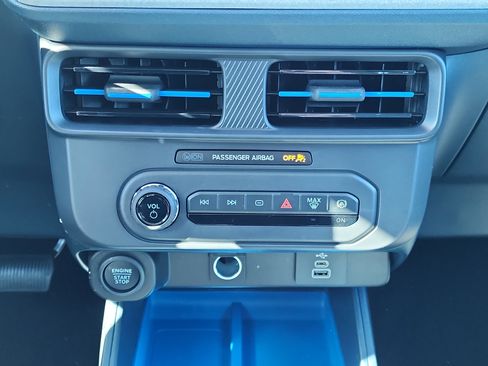 New 2025 Ford Maverick XLT image 13