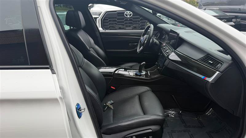 Used 2016 BMW 550i Sedan RWD image 7