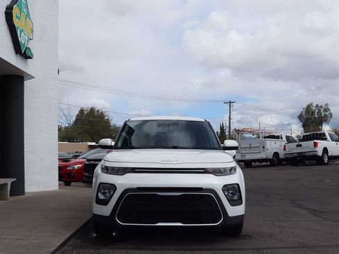 Used 2022 Kia Soul LX w/ Technology Package image 16