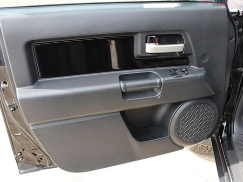 Used 2007 Toyota FJ Cruiser 4WD image 8