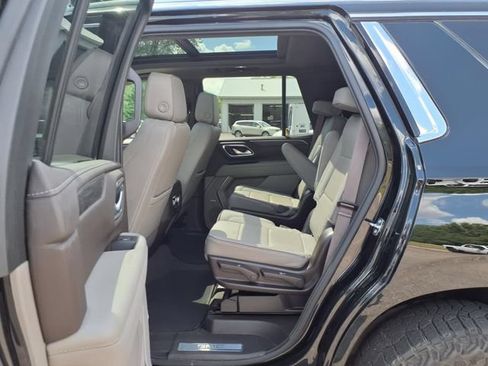 Used 2022 GMC Yukon SLT w/ SLT Premium Package AWD/4WD image 10