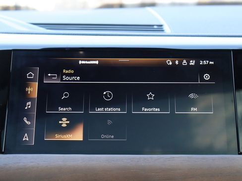 Used 2022 Audi e-tron GT Premium Plus image 35