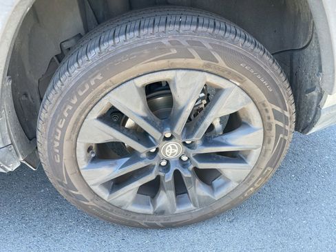 Used 2020 Toyota RAV4 XLE Premium FWD image 3