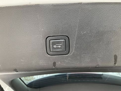 Used 2021 Chevrolet Traverse RS image 20