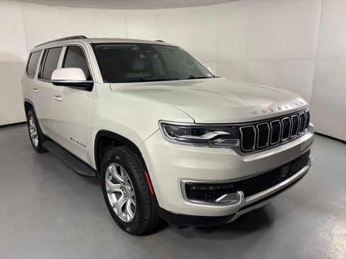 Used 2022 Jeep Wagoneer Series II RWD image 2
