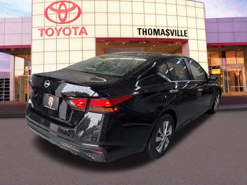 Used 2024 Nissan Altima 2.5 S FWD image 5