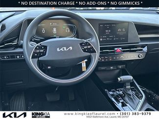 Used 2025 Kia Niro LX video 2