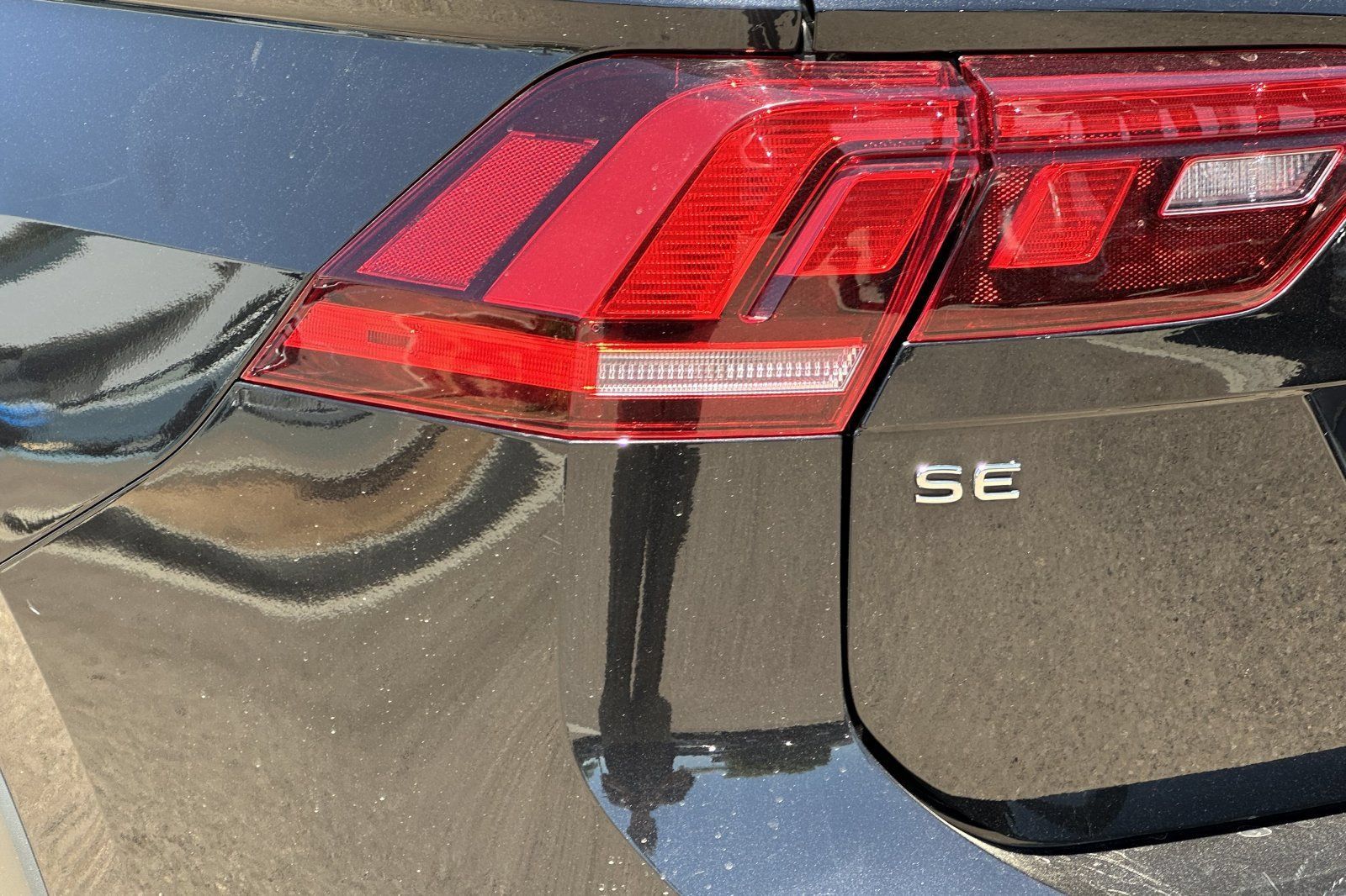 Used 2024 Volkswagen Tiguan SE FWD image 28