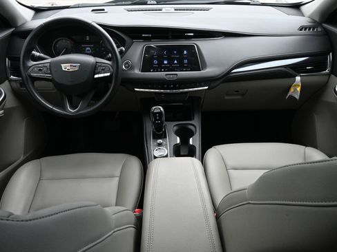 Certified 2023 Cadillac XT4 Luxury FWD image 7